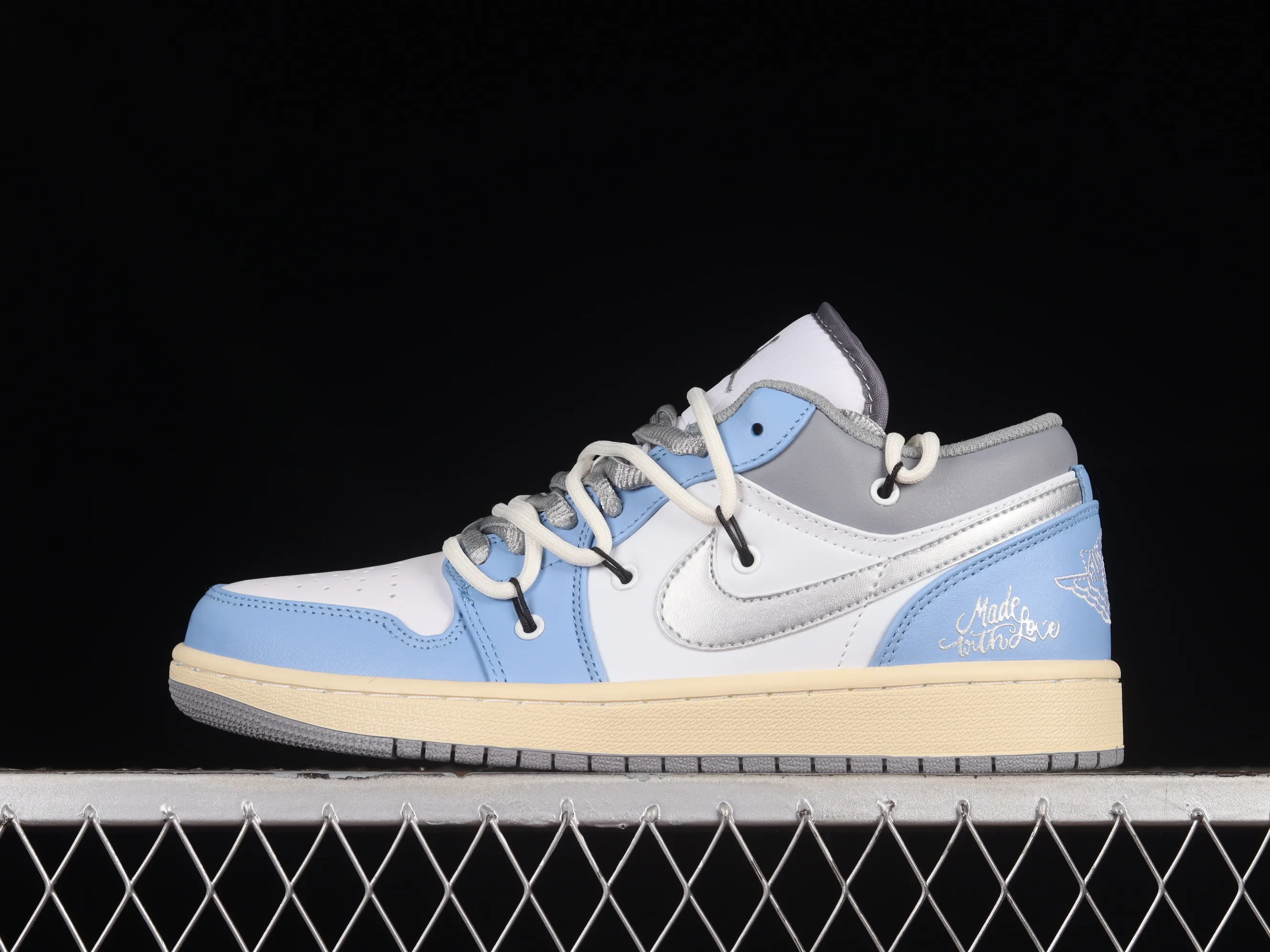 All categories Air Jordan Jordan series basketball shoes Air Jordan 1 Low Z version Air Jordan 1 Low AJ1 Joe 1 customized version strap deconstruction sports culture basketball shoes 553558-053